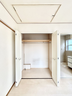 ���[ �����Ղ�̎��[�X�y�[�X�ŉ��K�ɕ�点���� 