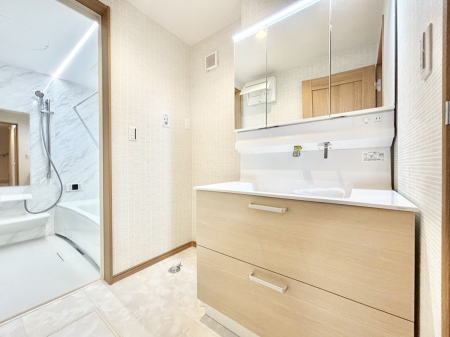 ���ʑ�E���ʏ� �������̂�����K��Ԃł��B�����̐g�x�x���C�����ǂ����g�������܂��B 