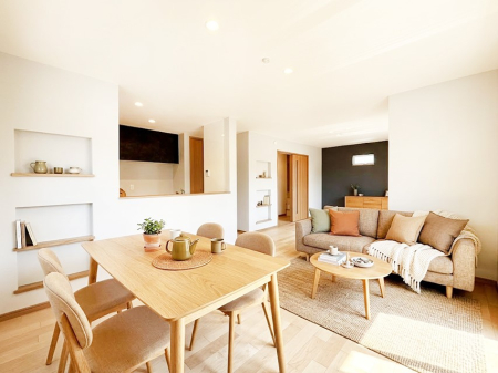 ���r���O �v���C�o�V�[������2�K���r���O�͖��邭�J���������Ղ�B�@���Ƌ��CG�ł�