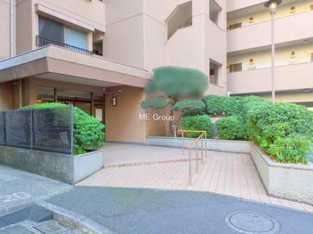 �G���g�����X -