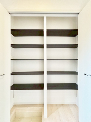 ���[ �����Ղ�̎��[�X�y�[�X�ŉ��K�ɕ�点���� 