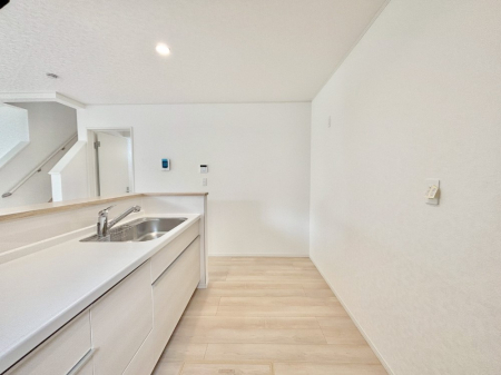 �L�b�`�� ��Ƃ肠��L�b�`���ł͂��Ƒ��Ɗy�������������ł��܂��B