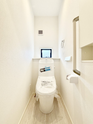 �g�C�� �g�C���͈��S�̂Q�ӏ��I���̃o�^�o�^������S�ł��B 