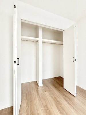 ���[ �m���̃N���[�[�b�g�B���s��������̂Ō���̈ߗނ�����������܂�܂��B