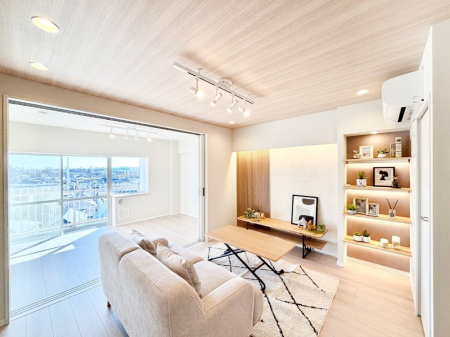 ���̑����� ���邢�z���������A�����̕��͋C�ɖ��������_�C�j���O�B   