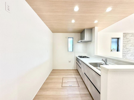 �L�b�`�� ��Ƃ肠��L�b�`���ł͂��Ƒ��Ɗy�������������ł��܂��B