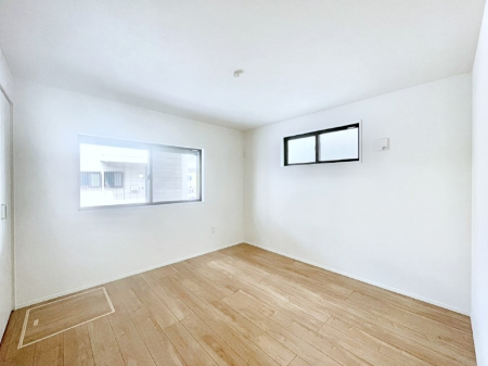 ���̑����� 2�ʍ̌����m�ۂ������邢��ԁB�Ƒ��݂�Ȃ����K�ȕ�炵����������݌v�ł��B