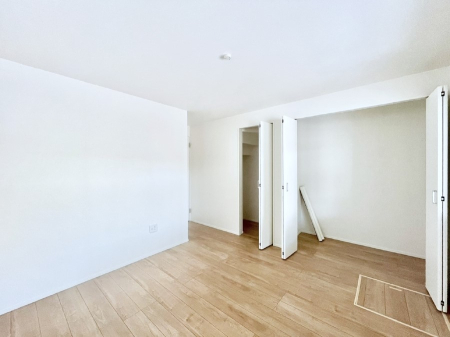 ���[ �m���̃N���[�[�b�g�B���s��������̂Ō���̈ߗނ�����������܂�܂��B