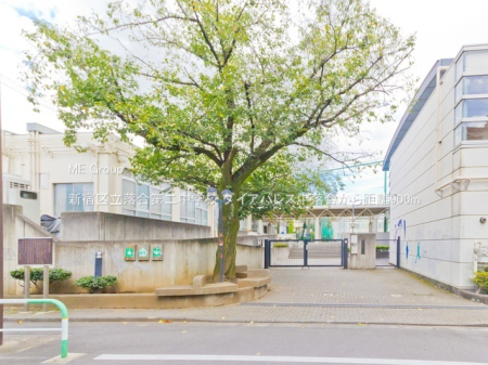 ���ӊ� ���w�Z 900m �V�h�旧������񒆊w�Z