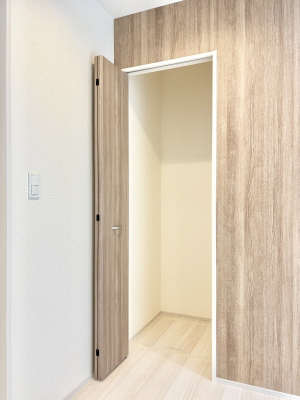 ���̑����� ���r���O���[�B�����Ɏ��[������ƕ����W�܂�LDK���X�b�L���Еt�������ł��ˁB  