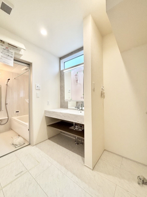 ���ʑ�E���ʏ� ���邢���ʏ��͖����̐g�x�x���y�����ł����Ⴂ�����ł��B