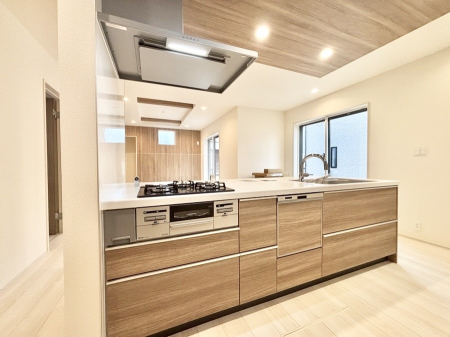 �L�b�`�� ���������Ȃ���ł����Ƒ��Ƃ̉�b���y���߂�ΖʃL�b�`��