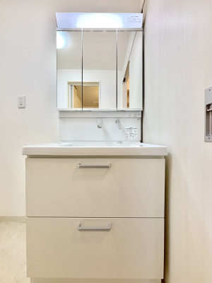 ���ӊ� �R���r�j 200m �t�@�~���[�}�[�g�O����h��w�ʂ�X