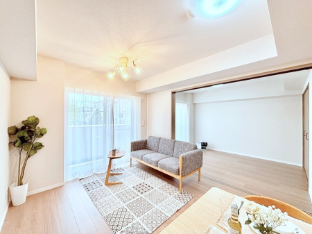 ���r���O ���Ƒ��̓��₩�Șb�����ŕ�܂�閾�邢���r���O  