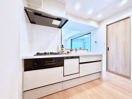 �L�b�`�� ���������Ȃ���ł����Ƒ��Ƃ̉�b���y���߂�ΖʃL�b�`��