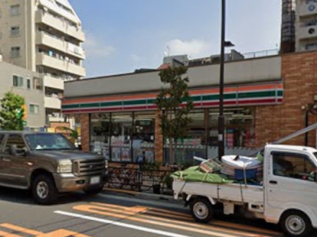 ���ӊ� �R���r�j 300m �Z�u���C���u�� �䓌���J�R���ړX