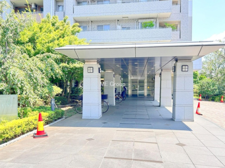 �G���g�����X -