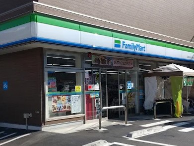 ���ӊ� �R���r�j 500m �t�@�~���[�}�[�g ��������꒚�ړX