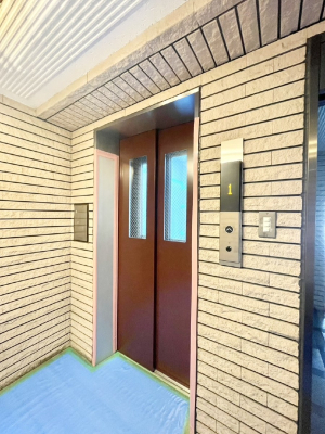 ���̑����� �G���x�[�^�[������̂ŉו��̑����������S�ł���