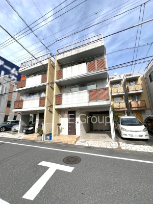 ���n�O�ώʐ^ �������ꂽ�O�ρA�㎿�ȏZ��Ԃ��L���鎺���͉i�����S���ĉ߂�����Z���ł��B 