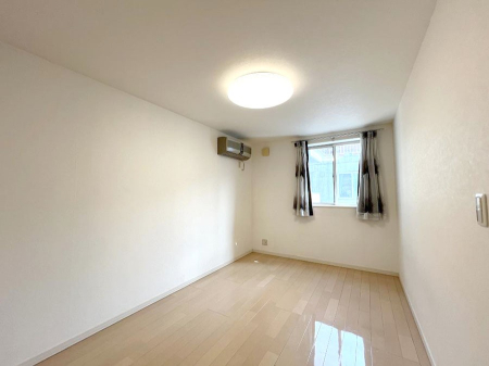 �Q�� �g���₷���`�Ńx�b�g��Ƌ�̒u�����ɂ����邱�Ƃ�����܂���B 