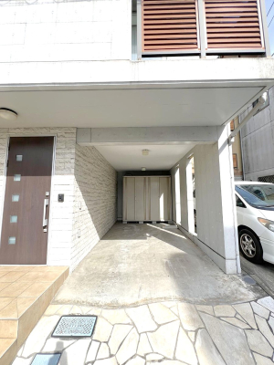  �����Ɍ������Ȃ����ԃX�y�[�X�B