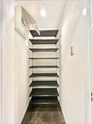 ���̑����� �����Ղ���[�ł���V���[�Y�{�b�N�X�ŉƑ��S���̌C���A���ւ�������B  