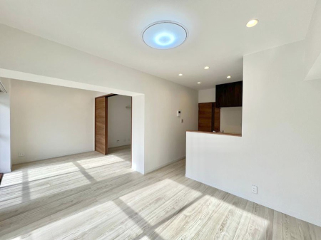 ���̑����� �Ƒ������R�ƏW�܂�e���̃X�y�[�X�ɂȂ肻��  