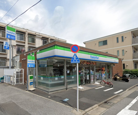 ���ӊ� �R���r�j 300m �t�@�~���[�}�[�g �����Ύl���ړX 