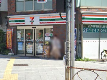 ���ӊ� �R���r�j 300m �Z�u��-�C���u�� �r���Z�勴�X