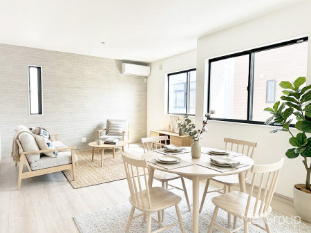 ���r���O �Ƒ��̘a�₩�ȉ�b���������Ă������B�J�����̂��郊�r���O�ł��B���Ƌ��CG�ł�  