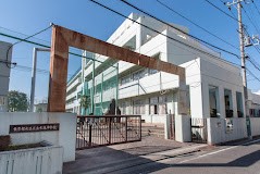 ���ӊ� ���w�Z 300m �����旧���X���w�Z