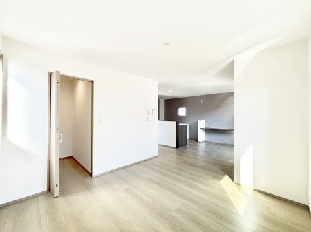 ���̑����� �Ƒ������R�ƏW�܂�e���̃X�y�[�X�ɂȂ肻��