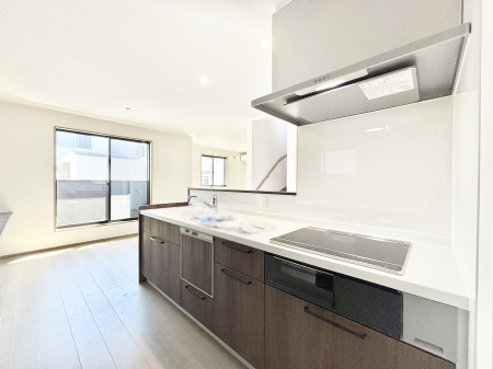 �L�b�`�� ���������Ȃ���ł����Ƒ��Ƃ̉�b���y���߂�ΖʃL�b�`��