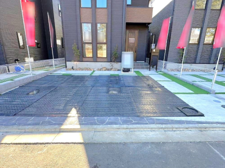  並列２台駐車可能なゆとりのカースペース 