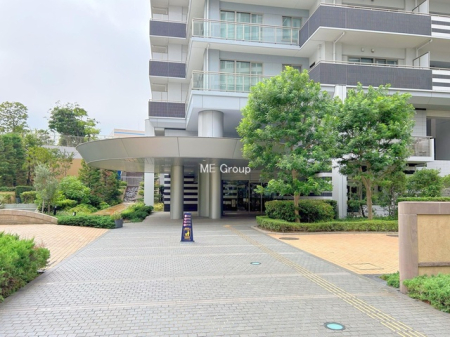 �G���g�����X -