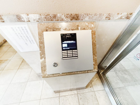 ���̑����� �G���g�����X�ɂ͋��Z�҂̕������S�ȃI�[�g���b�N���̗p�I