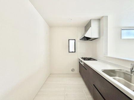 �L�b�`�� �u�₩�ȕ����ʂ蔲����L�b�`���B��������̂Ŗ��邭���C�ɂ��𗧂��܂��B 