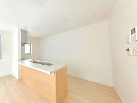 �L�b�`�� ���������Ȃ��炲�Ƒ��Ƃ̉�b���y���߂�ΖʃJ�E���^�[�L�b�`��  