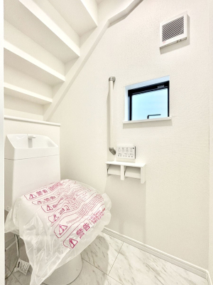 �g�C�� �g�C����1�K��2�K���ꂼ��ɔz�u����Ă��ĂƂĂ��֗��ł��B 