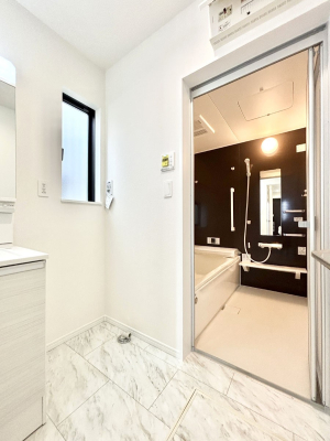 ���ʑ�E���ʏ� ���邢���ʏ��͖����̐g�x�x���y�����ł����Ⴂ�����ł��B