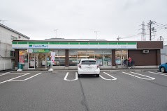 ���ӊ� �R���r�j 240m �t�@�~���[�}�[�g �����R�䐬���X