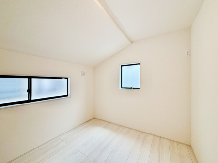 ���̑����� 2�ʍ̌����m�ۂ������邢��ԁB�Ƒ��݂�Ȃ����K�ȕ�炵����������݌v�ł��B�@