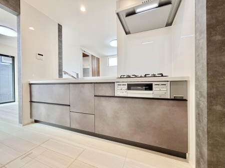 �L�b�`�� ���������Ȃ���ł����Ƒ��Ƃ̉�b���y���߂�ΖʃL�b�`���@