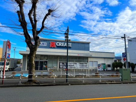 ���ӊ� �h���b�O�X�g�A 200m �N���G�C�gSD���v���đO��X