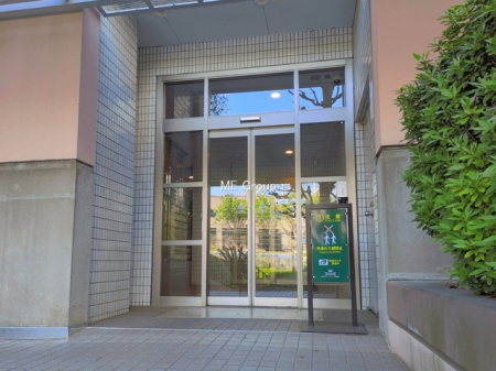 �G���g�����X -