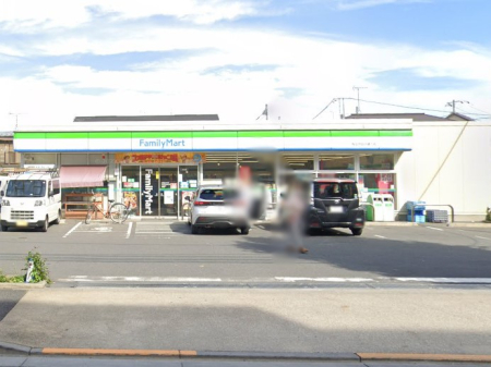 ���ӊ� �R���r�j 240m �t�@�~���[�}�[�g ���u���c�J�ʂ�X