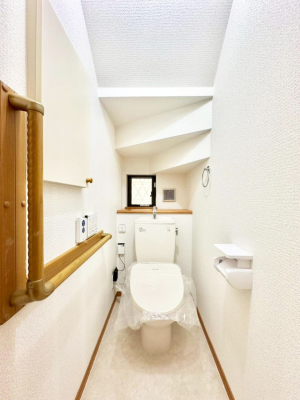 �g�C�� �g�C����1�K��2�K���ꂼ��ɔz�u����Ă��ĂƂĂ��֗��ł��B 