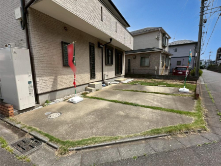  ����2��\�I�}�Ȃ��q�l�̒��ԂɁB�܂��A���Ƒ��̎��]�ԃX�y�[�X�Ƃ��Ă��劈��B