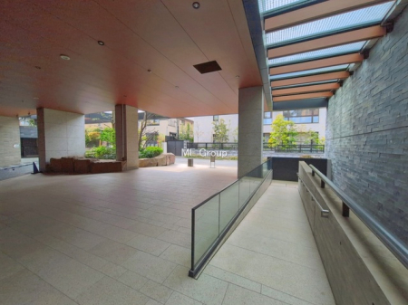 �G���g�����X -